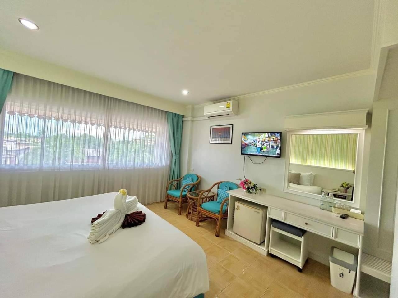 Krabi Royal Hotel Exterior photo